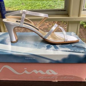 Nina “Gloria” dyeable satin sandals NIB!